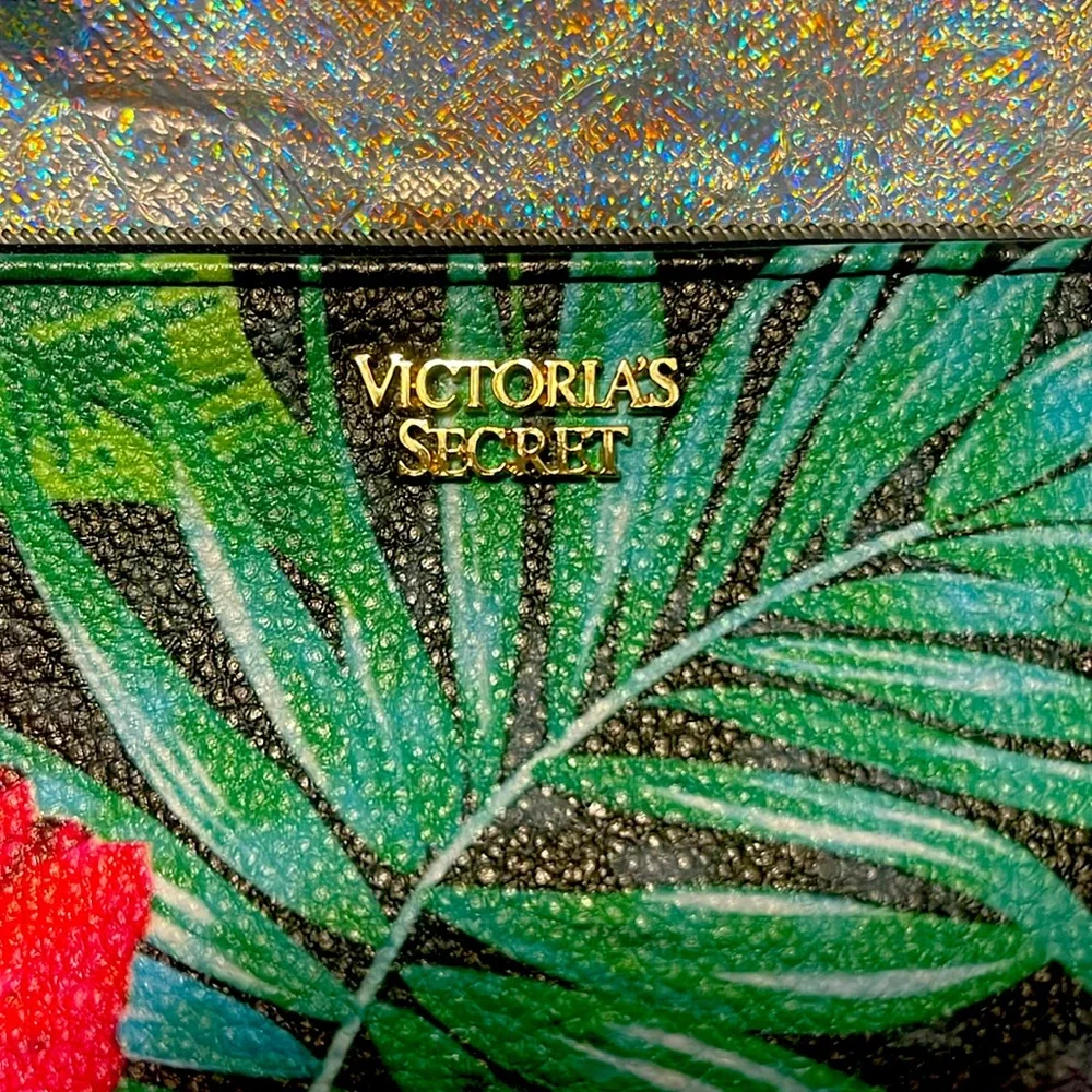 VS Island Vibes Clutch Purse - Picture 4 of 4